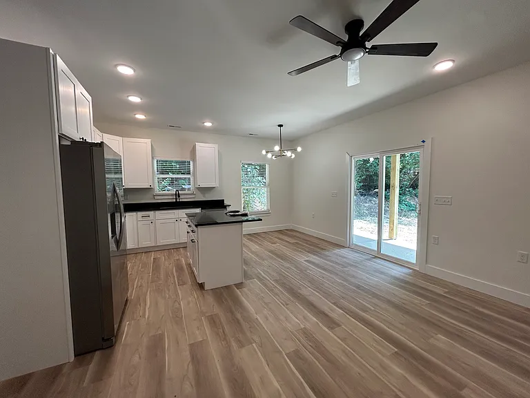 921 Lang St SE #1 — Photo 2