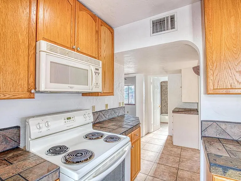 1304 E Linden St #1 — Photo 17
