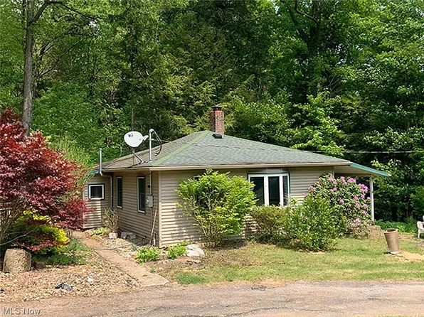 9365 State Route 164, Lisbon, OH 44432