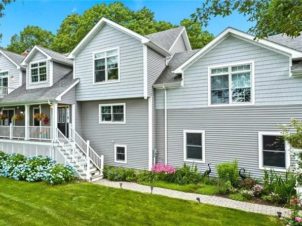 14 Meadow Ridge Rd, Westerly, RI 02891