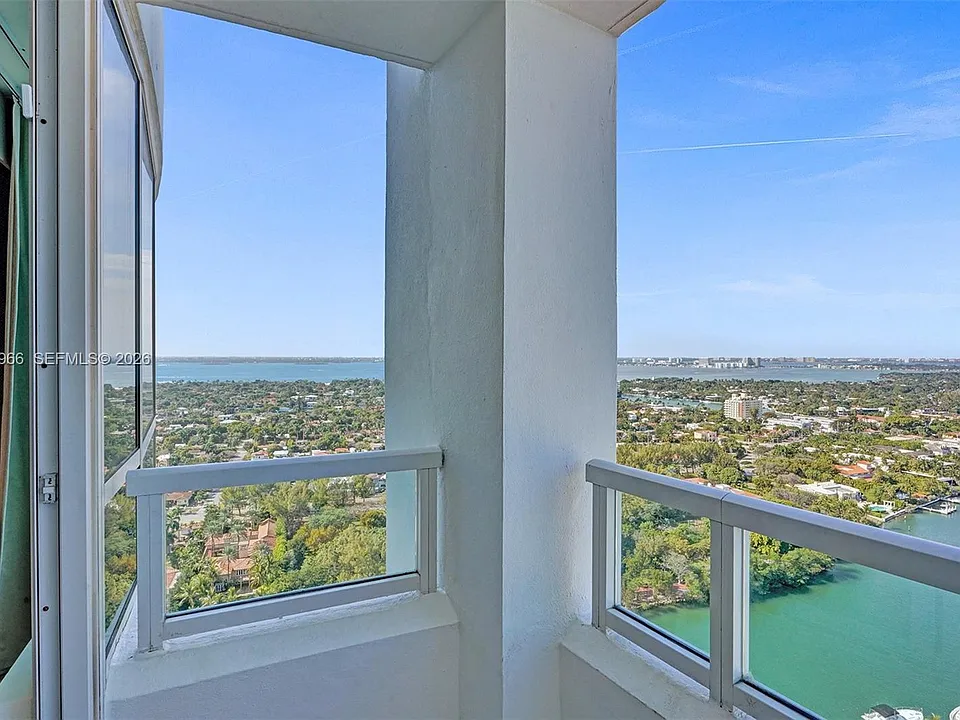 4401 Collins Ave #2915