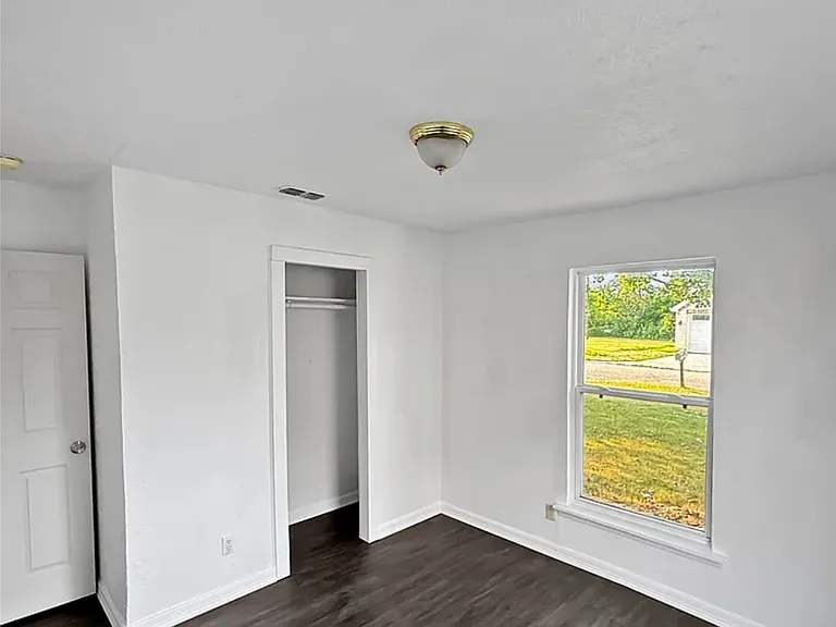 1013 Joe Bailey St — Photo 2