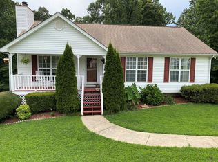 4098 Parks Rd, Flowery Branch, GA 30542