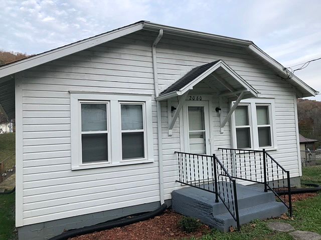 Front view of house.