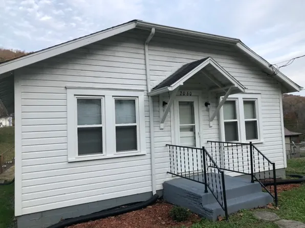 2060 McCubbin Dr, Charleston, WV 25311