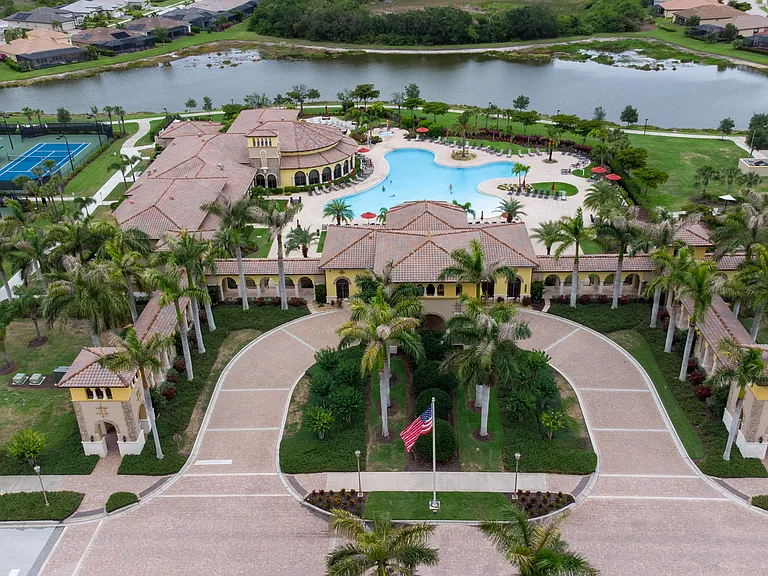 20450 Lagente Cir — Photo 38