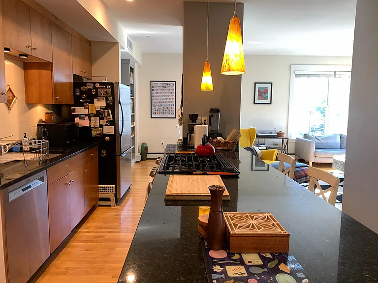 400 Washington St #302 — Photo 7