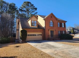 115 Channings Lake Dr, Lawrenceville, GA 30043