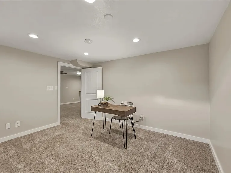 502 N Main St — Photo 20