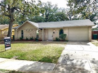 1032 Winterwood Dr, Lewisville, TX 75067