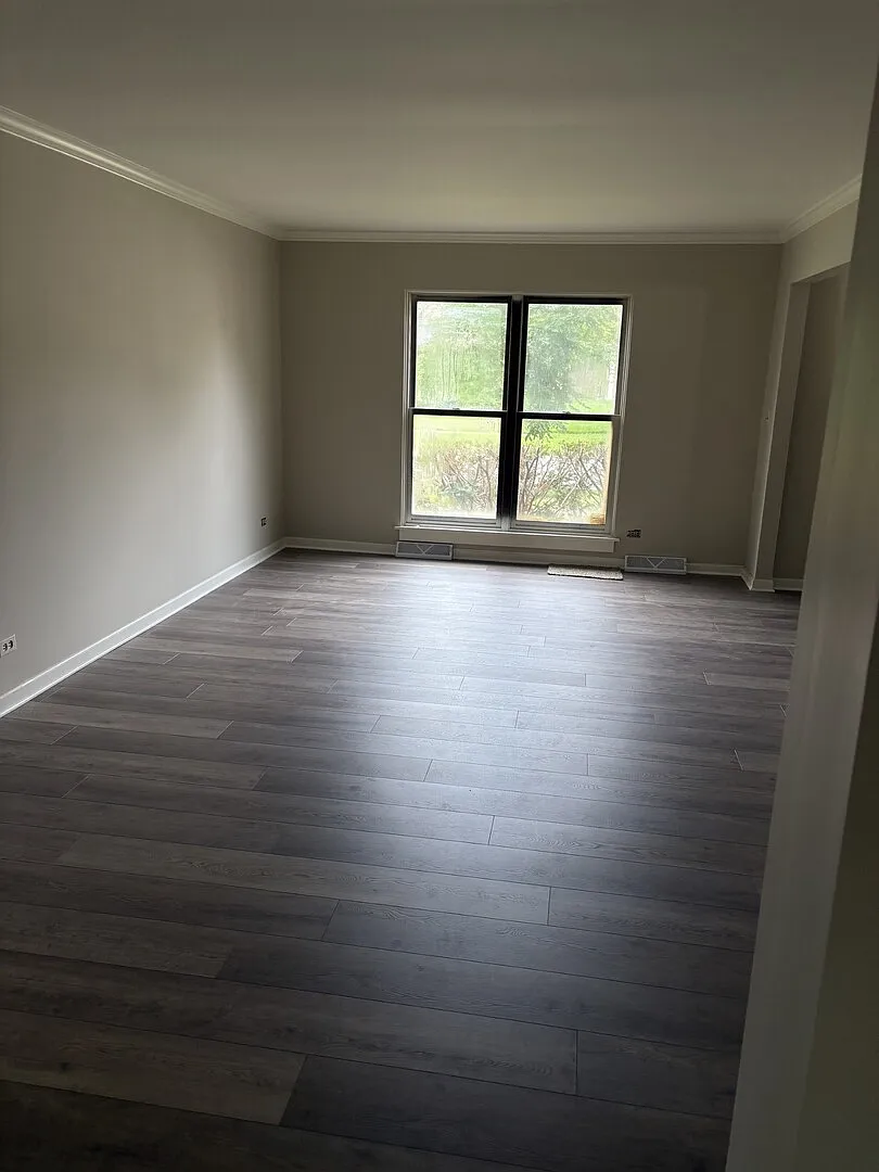 4 bed, 2.5 bath, 2120 sqft, $3,400 — Photo 3