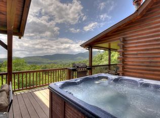 470 Gobbler Knob Dr, Ellijay, GA 30540