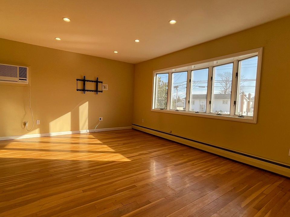 1st image of 40 McKinley Pl