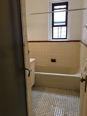 Rented by Lang Realty LLC | media 15