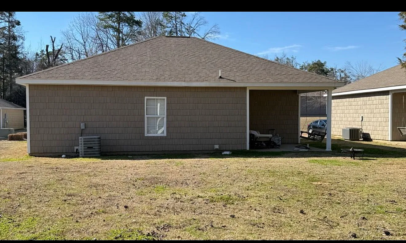 3 bed, $2,000 — Photo 3
