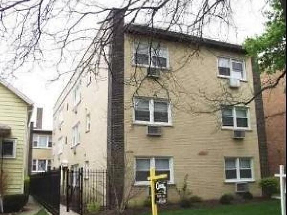 1st image of 1941 W Touhy Ave APT 2B