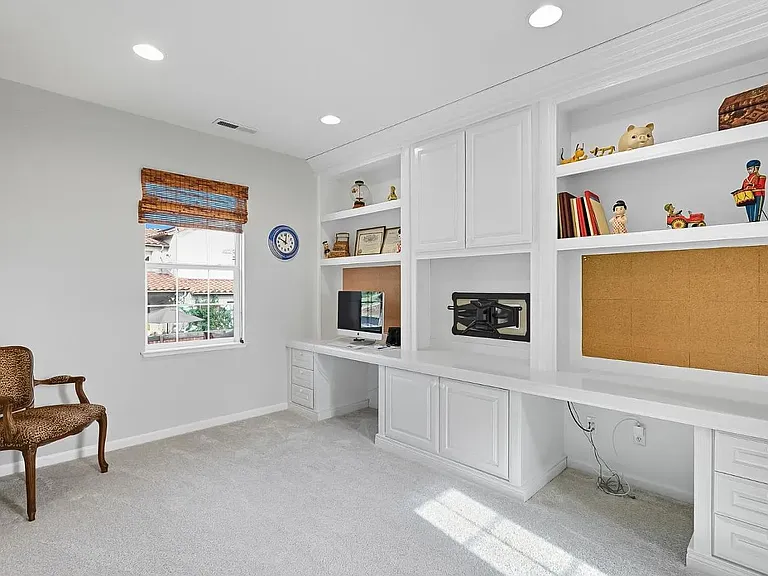 Eagle Ridge Dr — Photo 18
