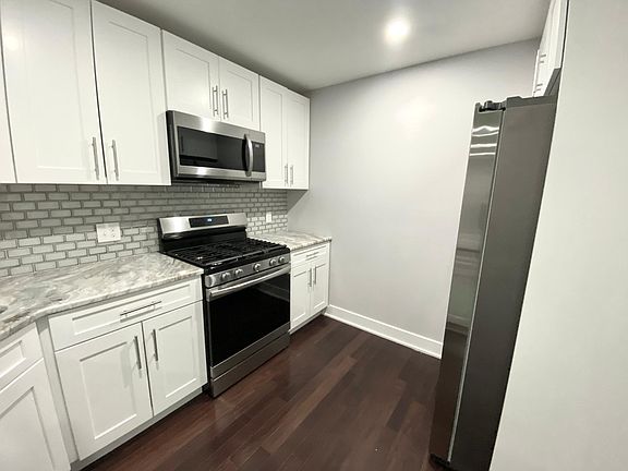 4th image of 929 Marlborough St #28