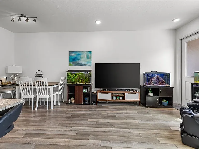 16461 Prairie School Dr — Photo 5