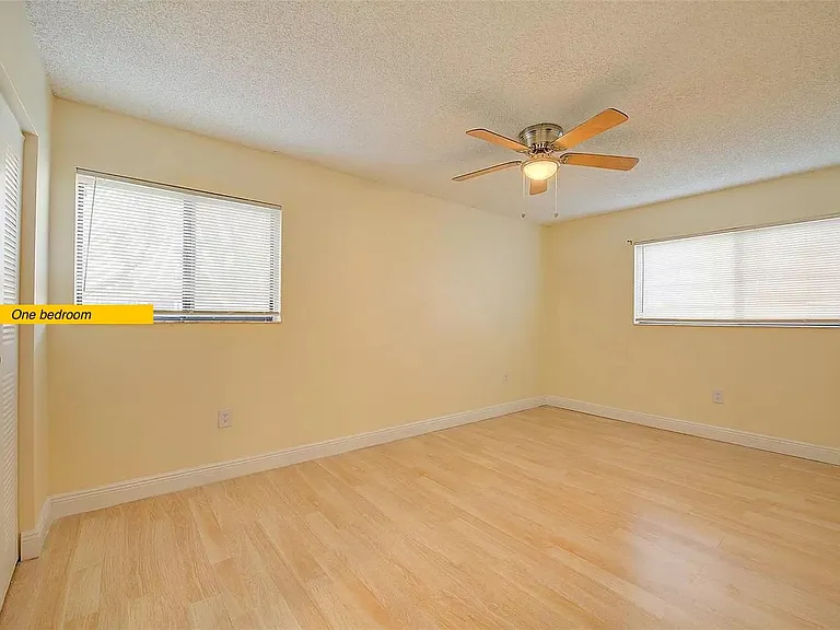 20681 NE 4th Pl #102 — Photo 11