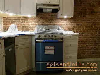 Rented by aptsandlofts.com