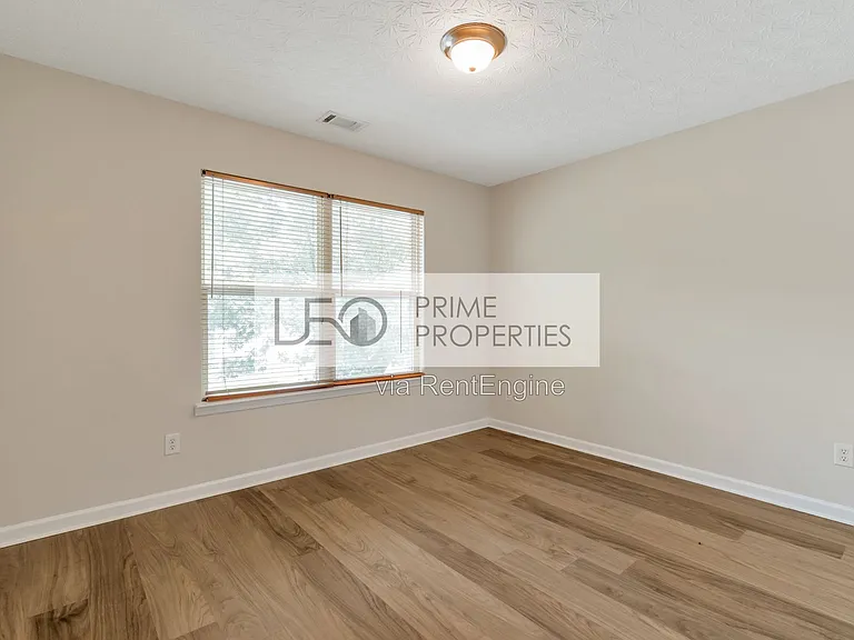 3168 Meadow Point Dr — Photo 16