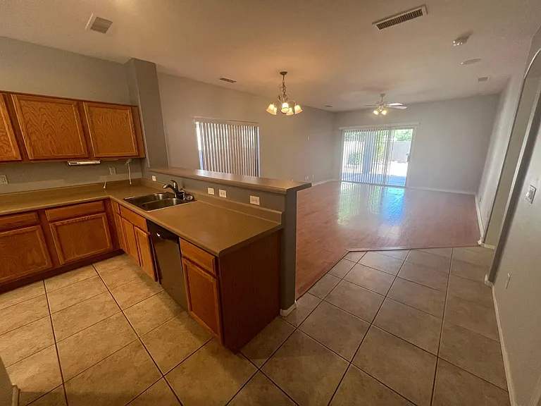 16829 W Cottonwood St — Photo 3