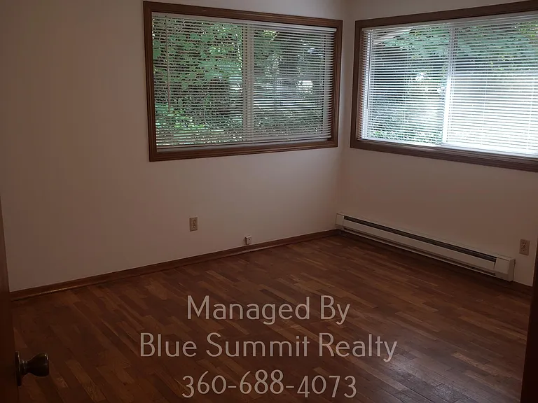 8534 Pacific Ave SE — Photo 8