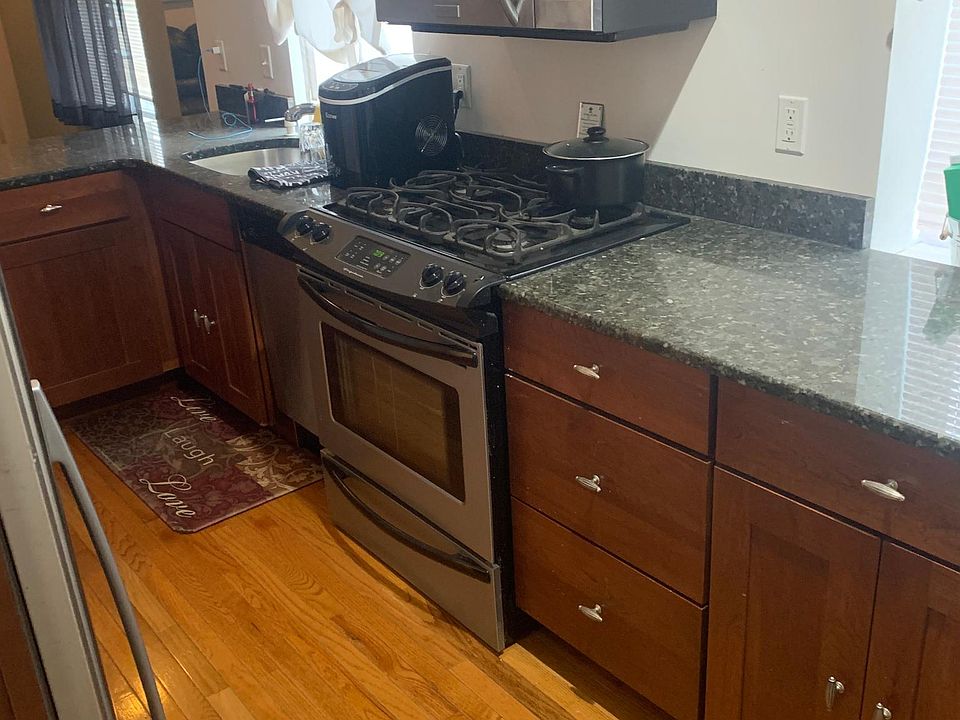 2nd image of 257 Pleasant St