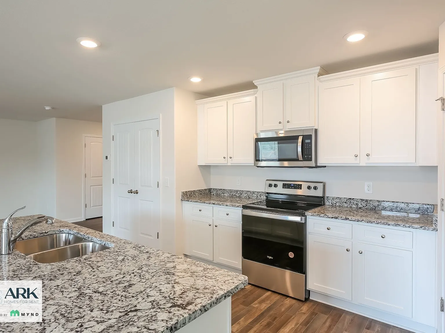 3 bed, 2.5 bath, 2002 sqft, $1,858 — Photo 4