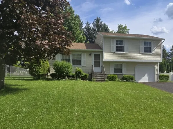 8361 Sextant Dr, Baldwinsville, NY 13027