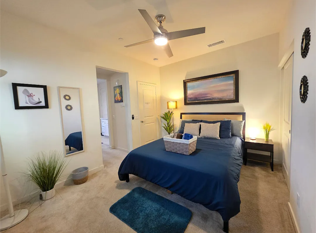 2610 E Embry Ln — Photo 1