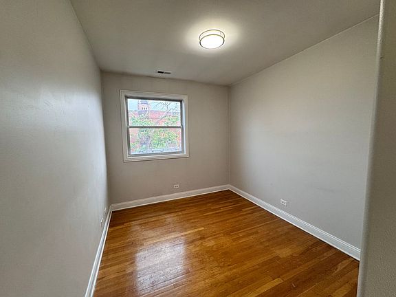 5th image of 6425 S Maryland Ave #3S