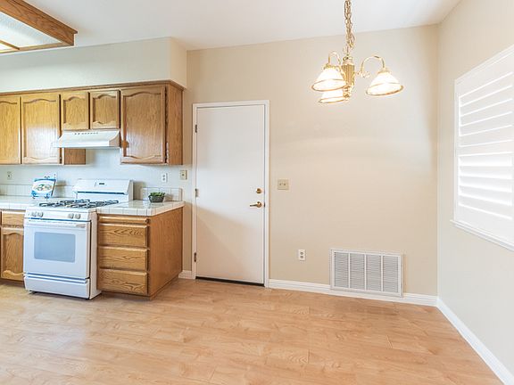 4th image of 9437 Garnkirk Ct.