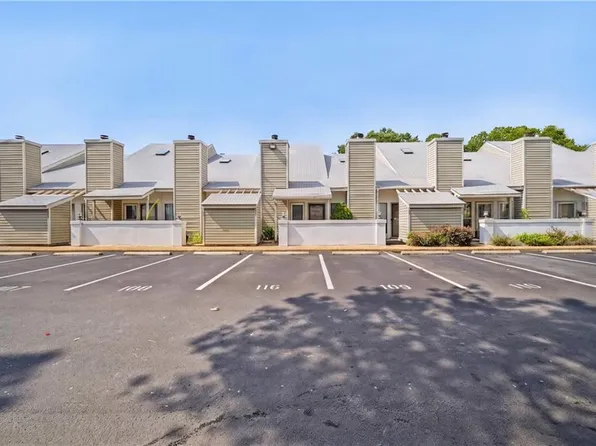 8576 Chesapeake Blvd APT 108, Norfolk, VA 23503