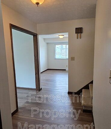 4th image of 53 Carriage Dr