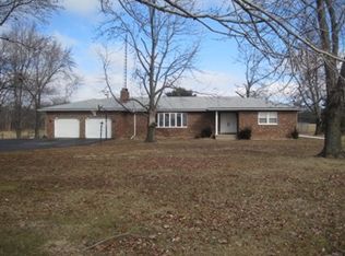 2185 County Road 825 N, Fairfield, IL 62837