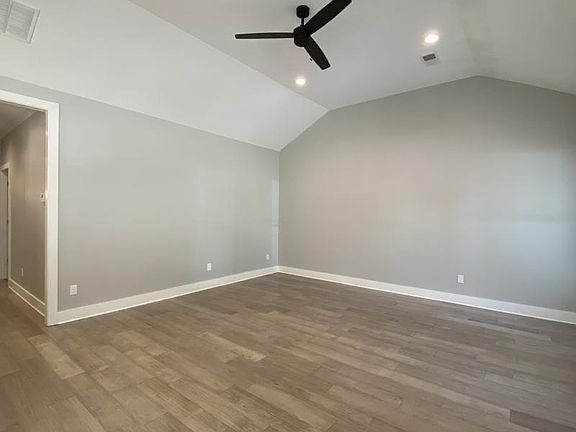 4th image of 3573 Douglass Ave