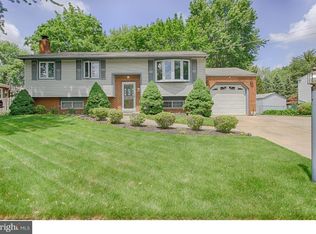 514 Hobart Dr, Laurel Springs, NJ 08021