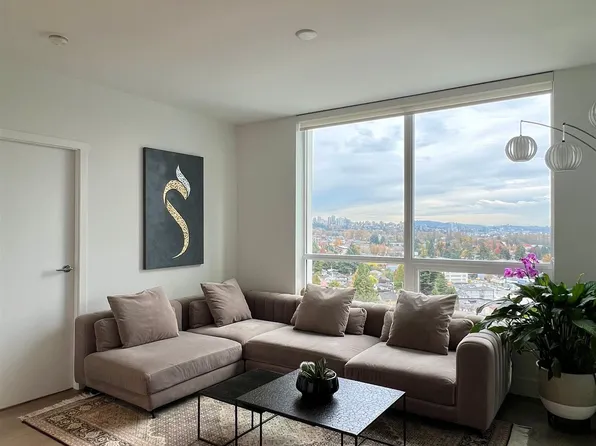 1675 Lions Gate Ln, North Vancouver, BC V7P 0C5