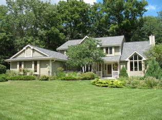 W277N2788 Chicory Ln, Pewaukee, WI 53072