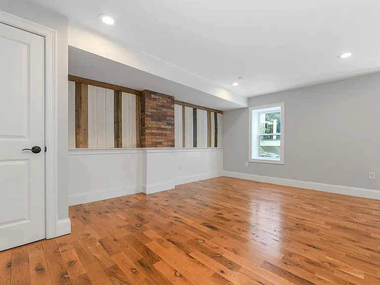 143 Everett St #3 — Photo 5