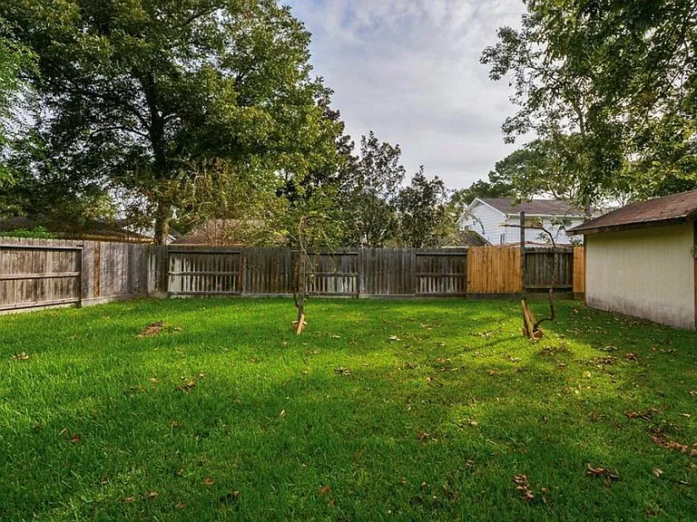 11915 N Hanworth Dr — Photo 36