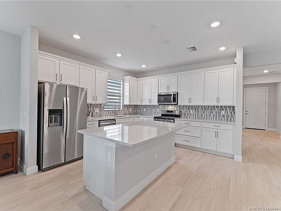 4th image of 13309 SW Vermillion Cir