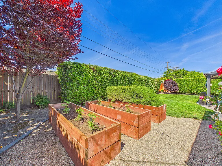 7425 Brighton Dr — Photo 29