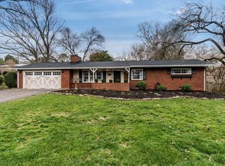 7105 Gainesborough Dr, Knoxville, TN 37909