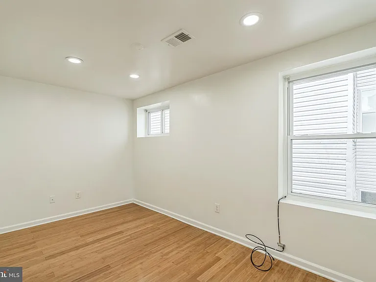 4220 Chestnut St #3 — Photo 11