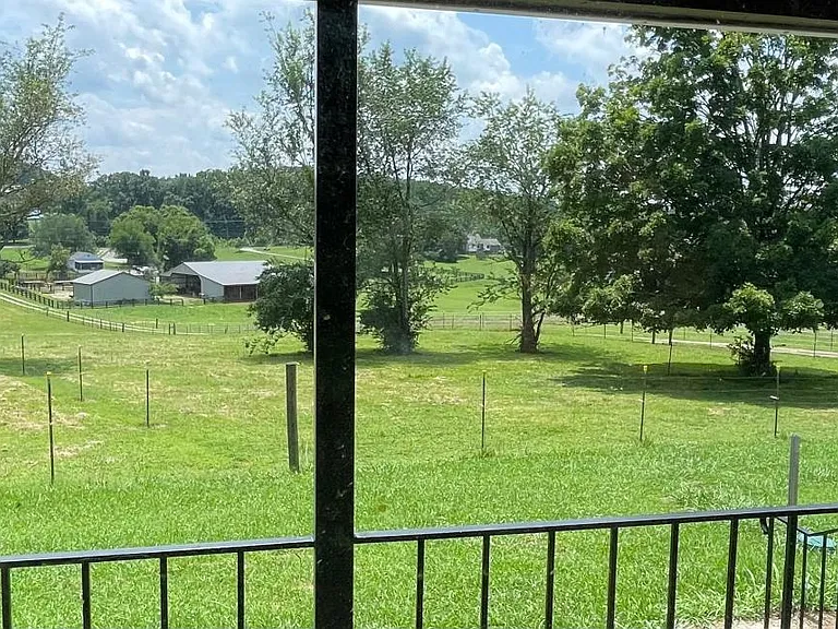 6325 Dunlap Dr — Photo 13
