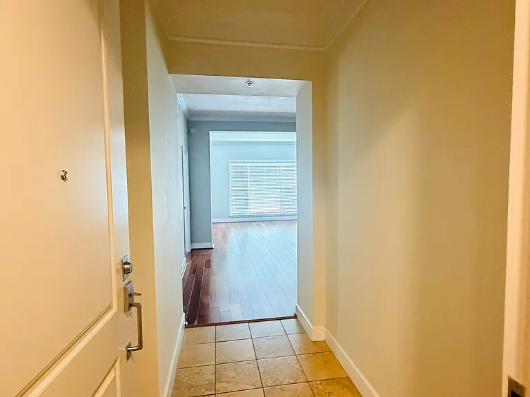 2305 Edgewater Dr — Photo 6