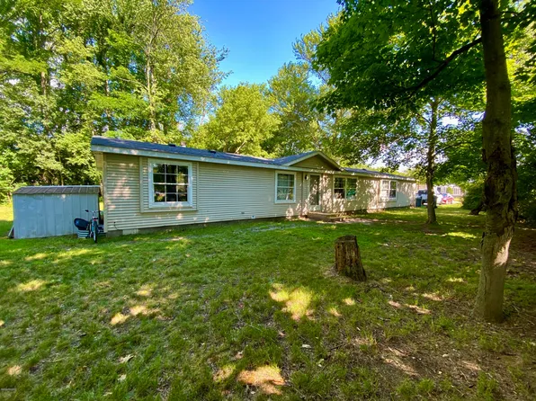 201 E 2nd St, Fennville, MI 49408